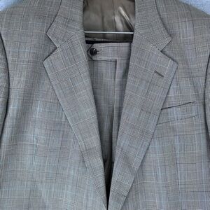 Jos A Bank 2 Piece Suit 45R 37x29 Wool plaid Suit 2Button